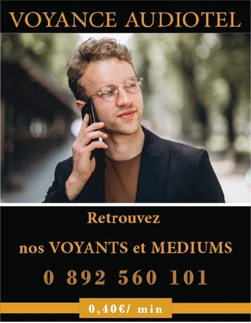 Jeune homme porte une veste habillée à lextérieur parle au téléphone avec le cabinet de voyance audiotel kinen voyant médium